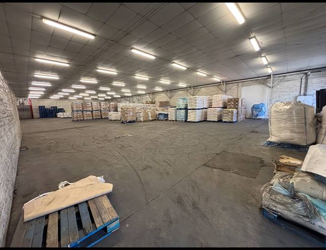 1,558M² WAREHOUSE TO LET IN EPPING INDUSTRIAL